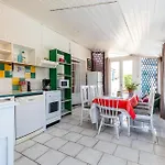 2 A La Maison Mosaic *