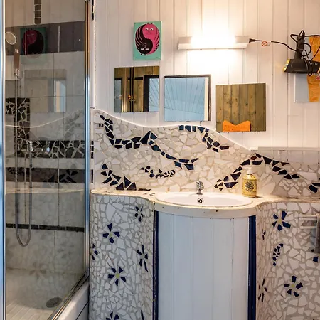 2 A La Maison Mosaic