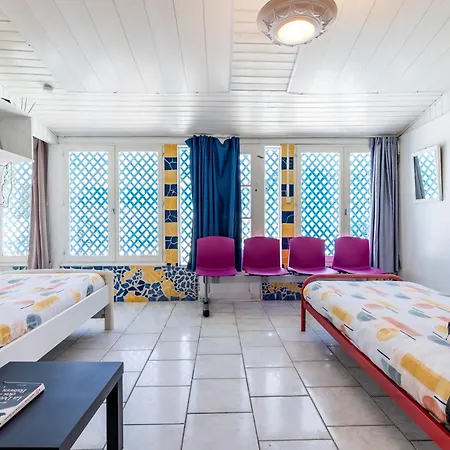 2 A La Maison Mosaic بيت للعطل *