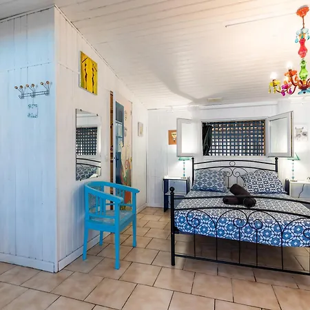 2 A La Maison Mosaic
