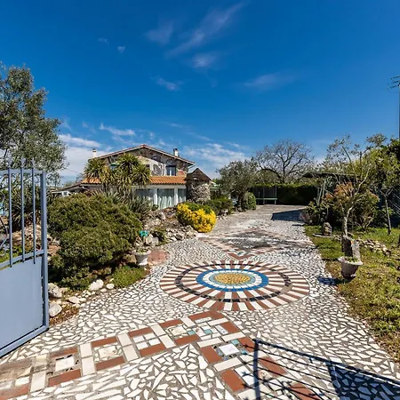 2 A La Maison Mosaic بيت للعطل