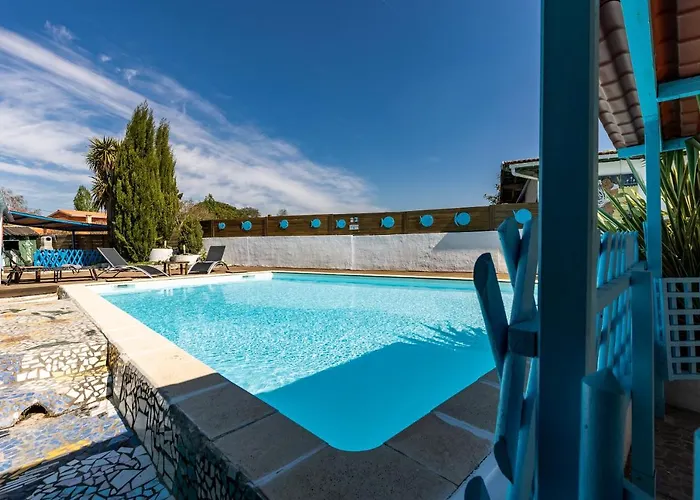 2 A La Maison Mosaic 度假居