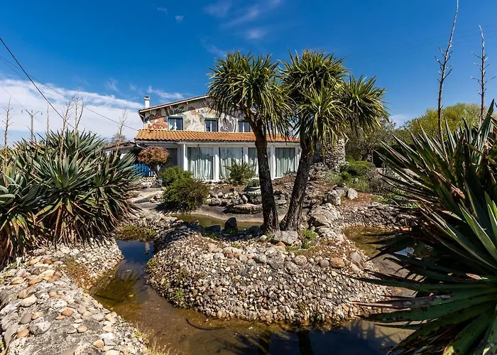 2 A La Maison Mosaic *