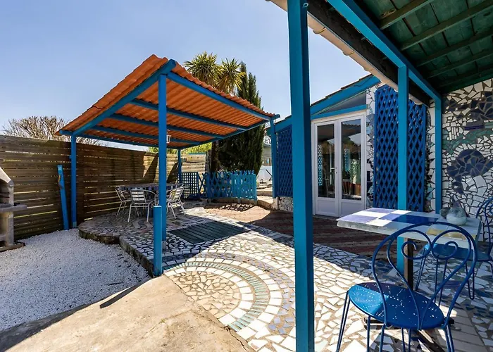 2 A La Maison Mosaic 度假居 *